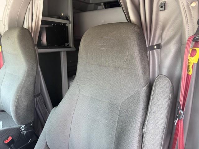 2022 Peterbilt 389-22