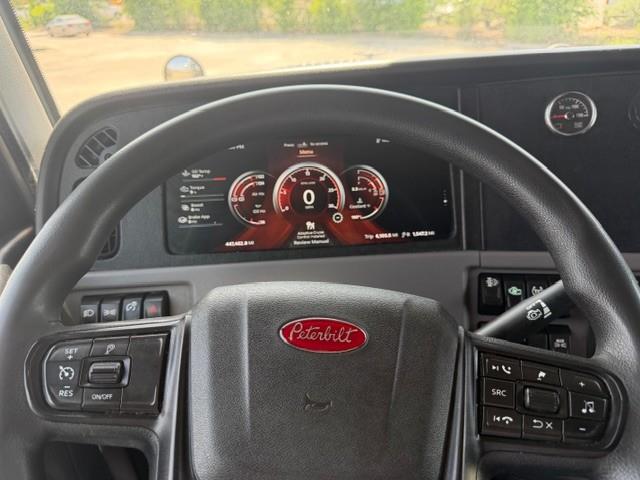 2022 Peterbilt 389-26