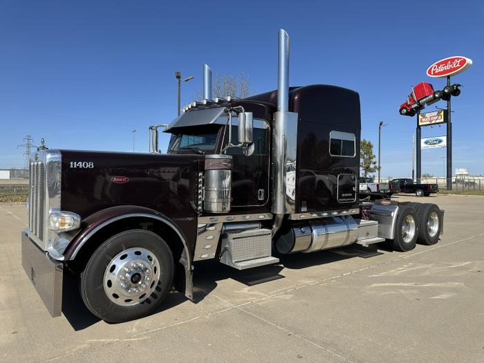 2021 Peterbilt 389-0