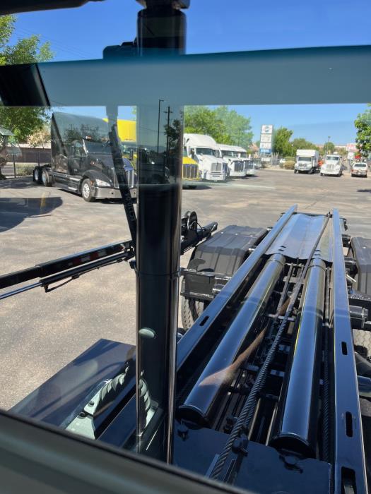 2027 Peterbilt 567-16
