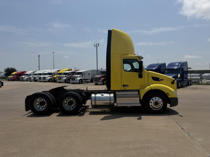 2021 Peterbilt 579-5