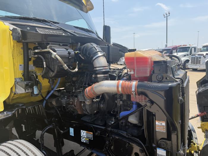 2021 Peterbilt 579-18