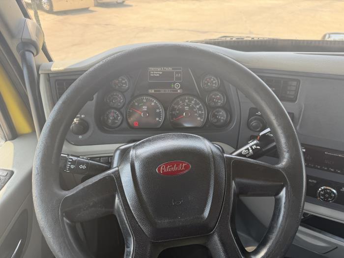 2021 Peterbilt 579-29