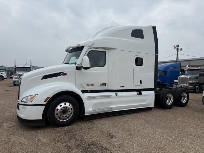 2027 Peterbilt 579-2