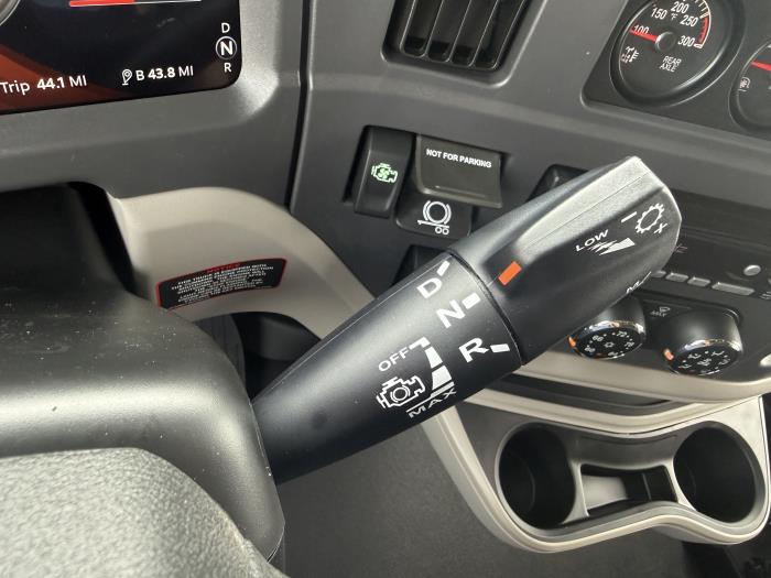 2027 Peterbilt 579-18