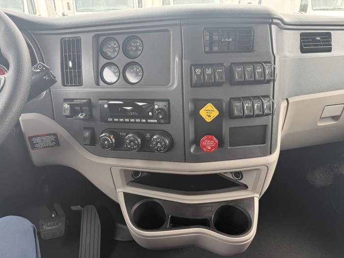 2027 Peterbilt 579-19