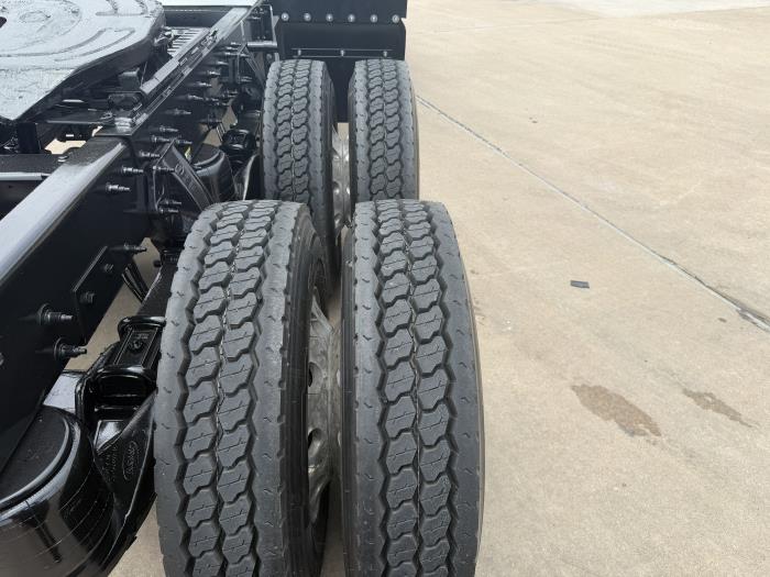 2021 Peterbilt 567-10