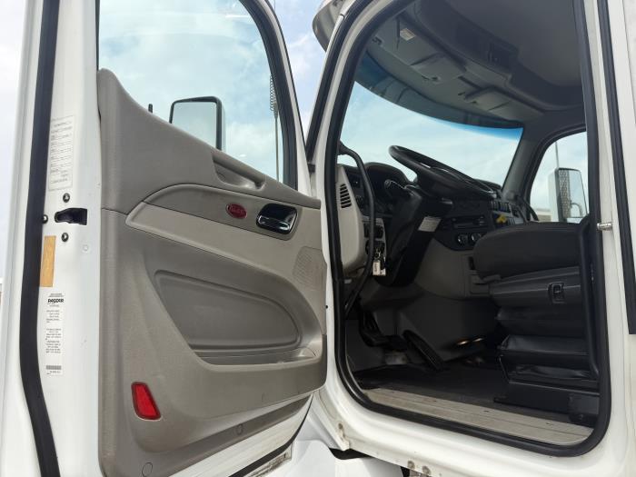 2021 Peterbilt 567-23
