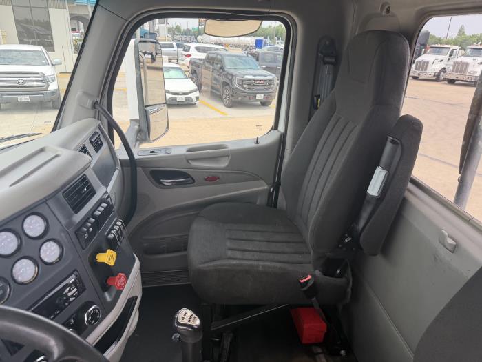 2021 Peterbilt 567-24