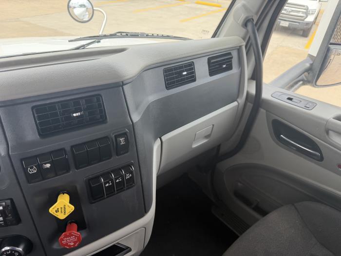 2021 Peterbilt 567-27