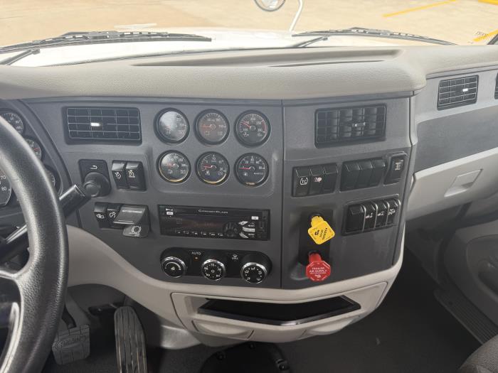2021 Peterbilt 567-28