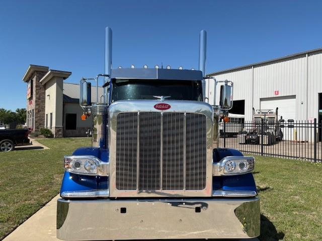 2027 Peterbilt 589-3