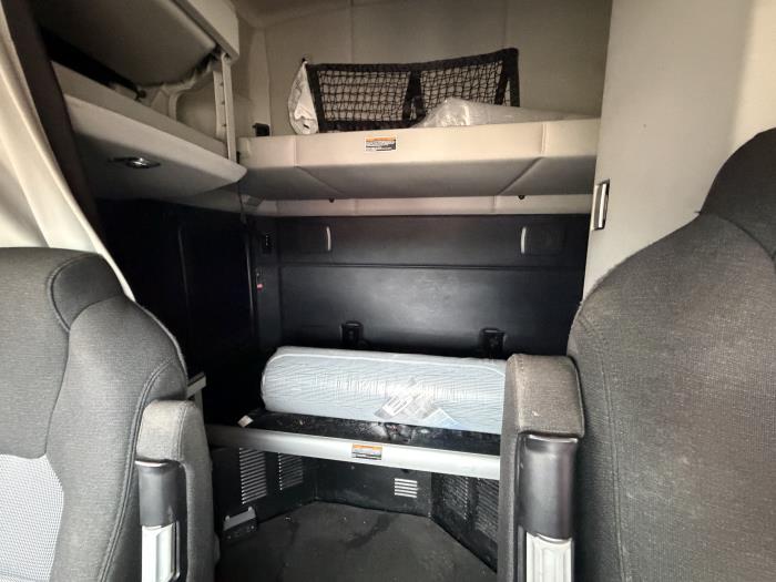 2022 Kenworth T680-9