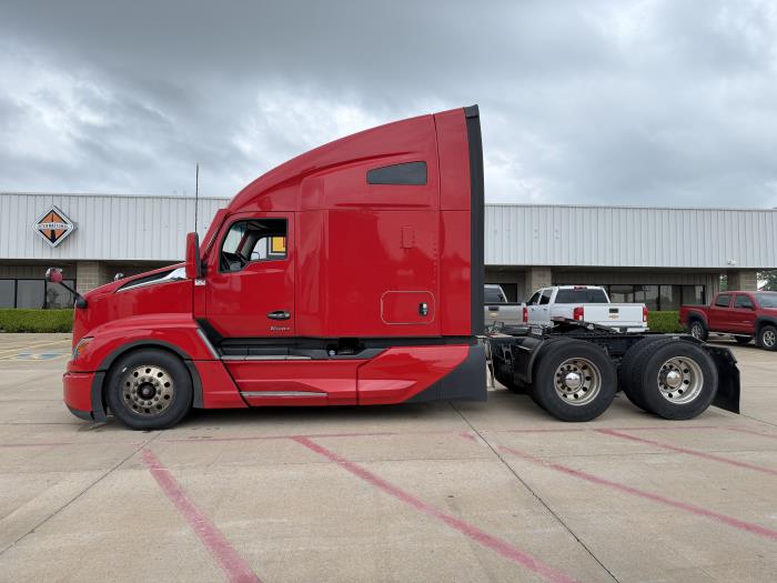 2022 Kenworth T680-2