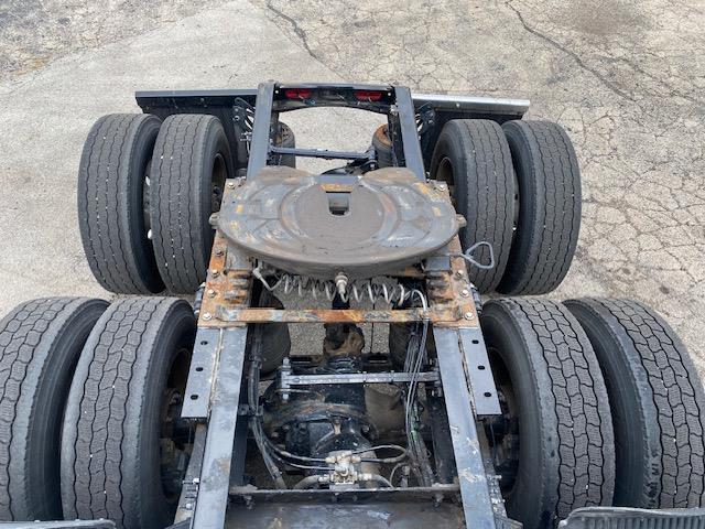 2022 Volvo VNL64T760-2