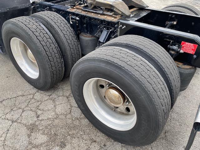 2022 Volvo VNL64T760-4