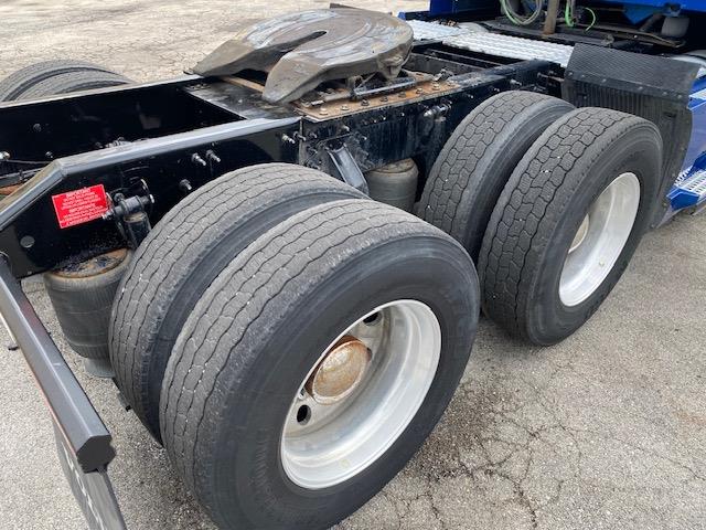 2022 Volvo VNL64T760-6