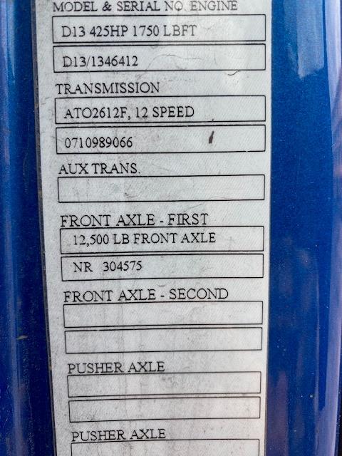 2022 Volvo VNL64T760-26