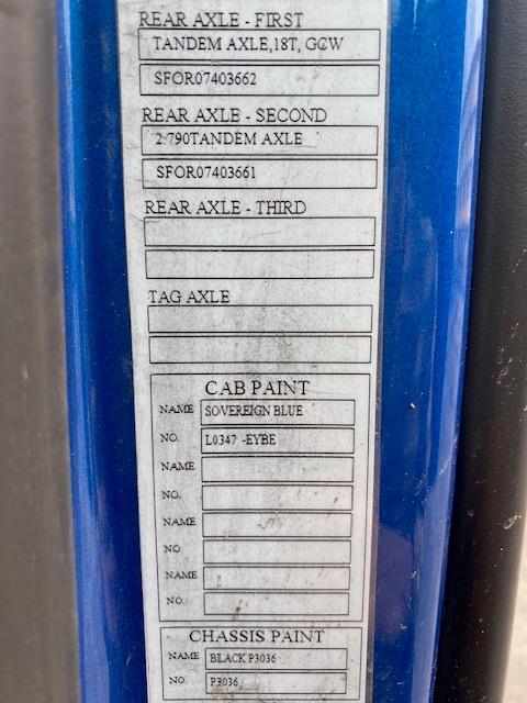 2022 Volvo VNL64T760-27