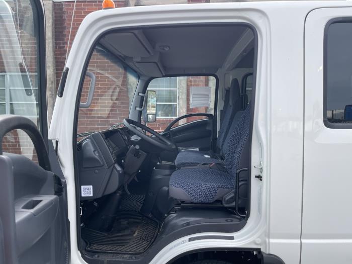 2027 Isuzu NPR — photo 8
