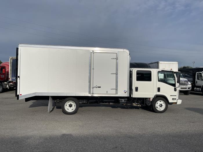 2027 Isuzu NPR — photo 6