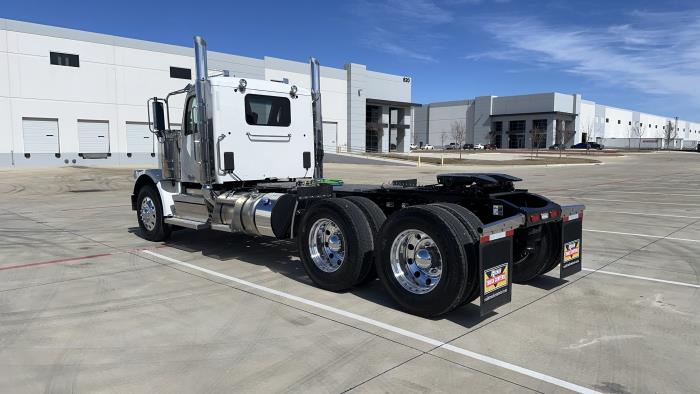 2027 Peterbilt 589-7