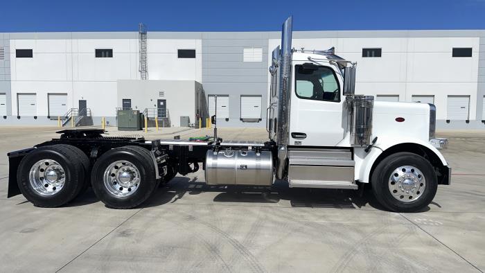 2027 Peterbilt 589-4