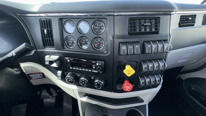 2027 Peterbilt 589-26