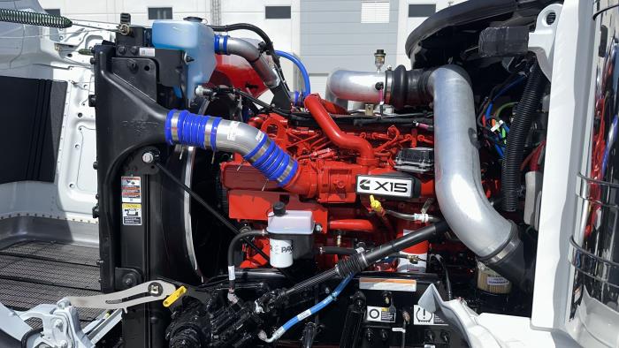 2027 Peterbilt 589-18