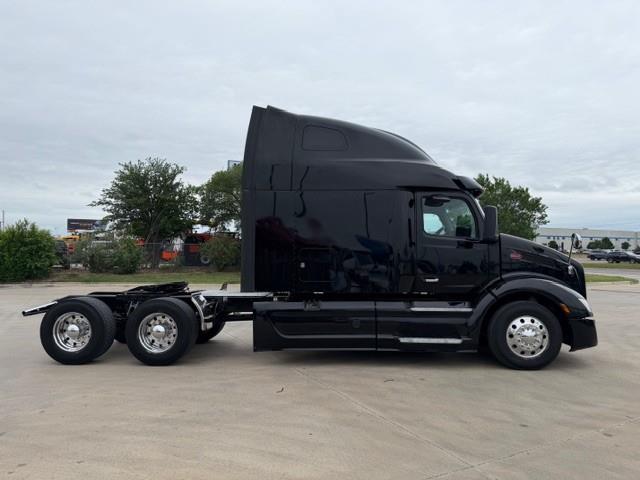 2022 Peterbilt 579-8
