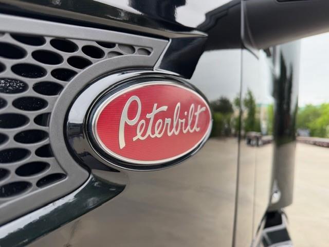 2022 Peterbilt 579-11