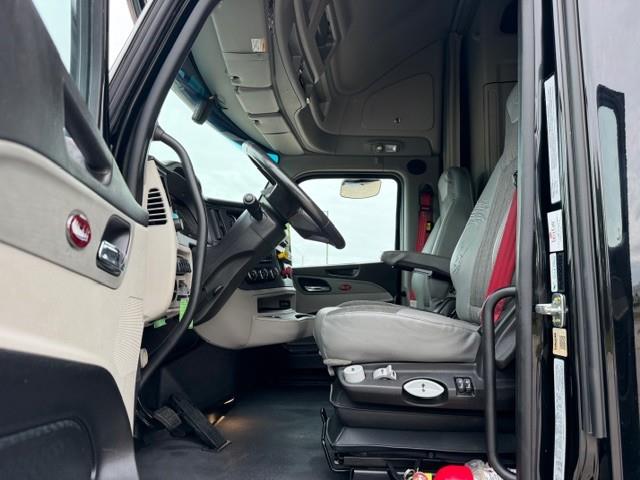 2022 Peterbilt 579-26