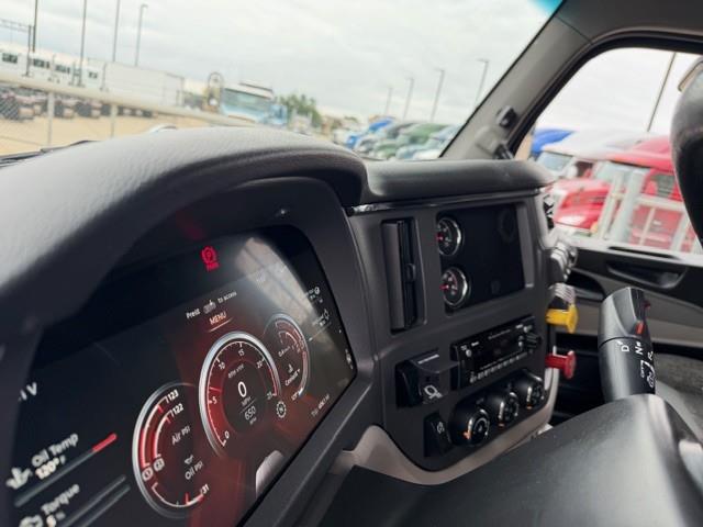 2022 Peterbilt 579-27