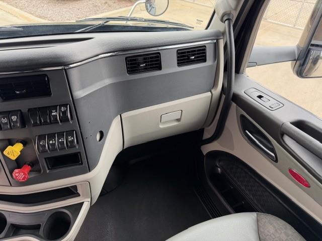 2022 Peterbilt 579-39