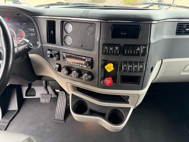 2022 Peterbilt 579-40