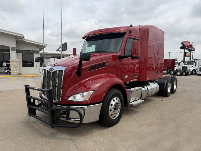 2022 Peterbilt 579-1