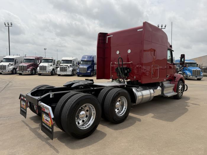 2022 Peterbilt 579-5