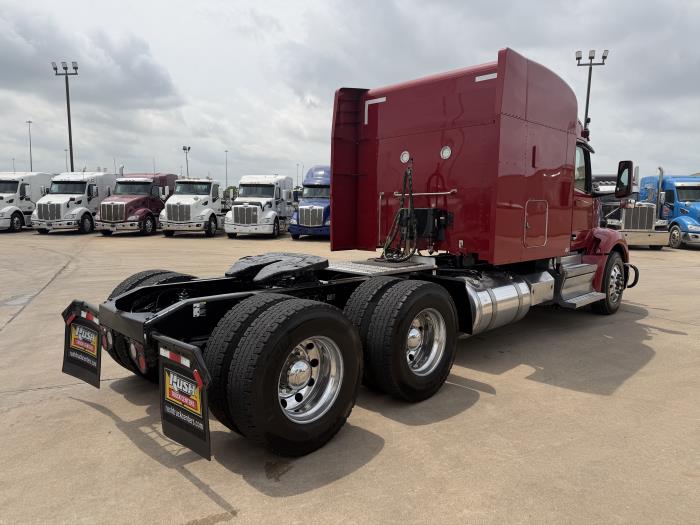 2022 Peterbilt 579-5