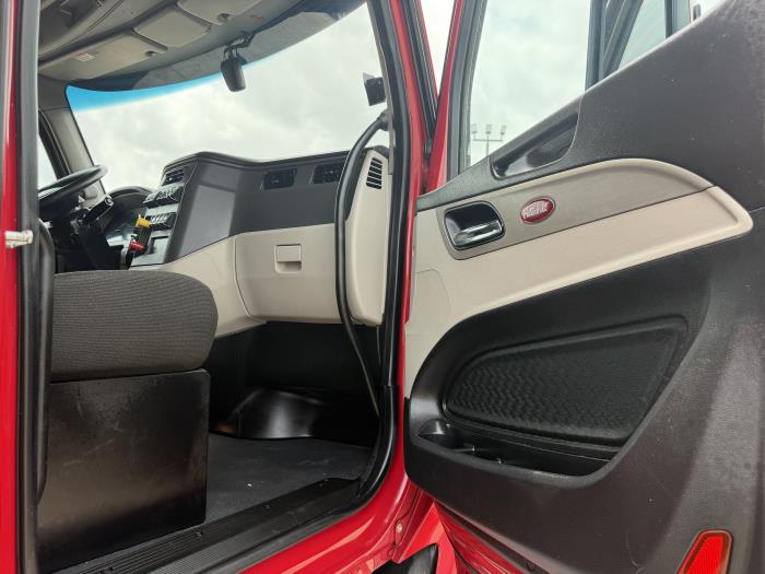 2022 Peterbilt 579-22