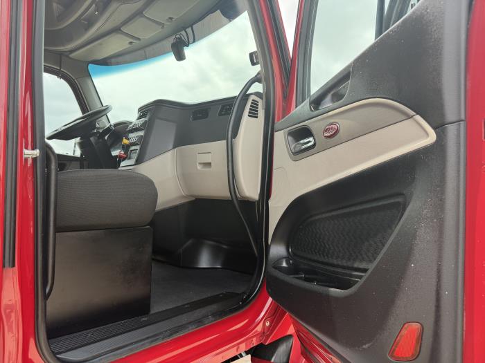 2022 Peterbilt 579-22