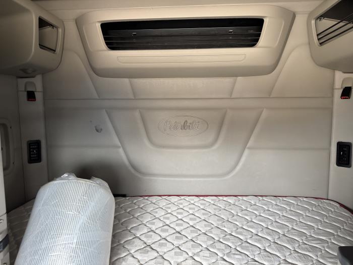 2022 Peterbilt 579-29