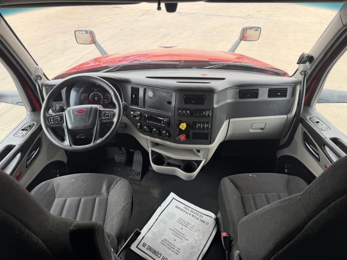 2022 Peterbilt 579-31