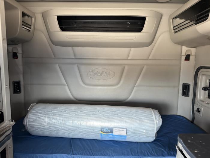 2022 Peterbilt 579-29