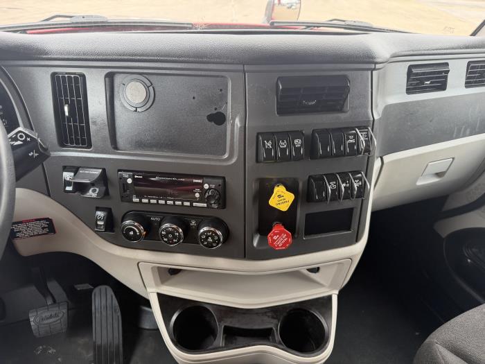 2022 Peterbilt 579-33
