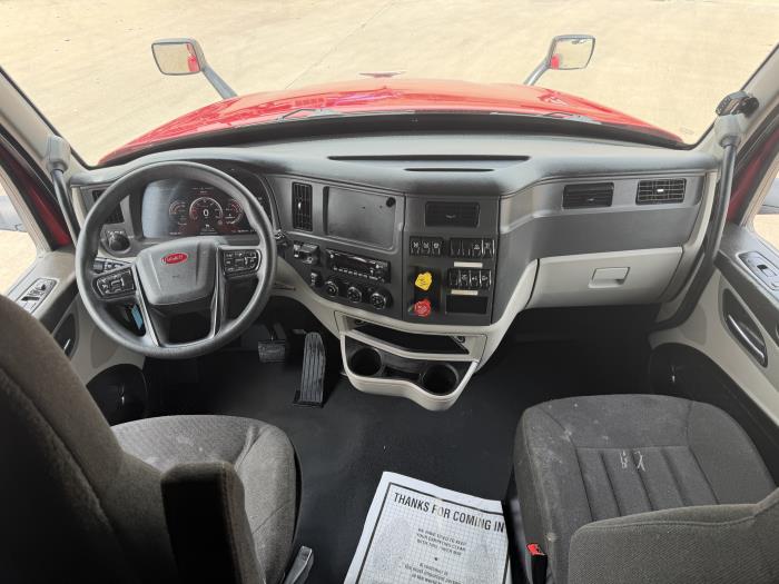 2022 Peterbilt 579-31