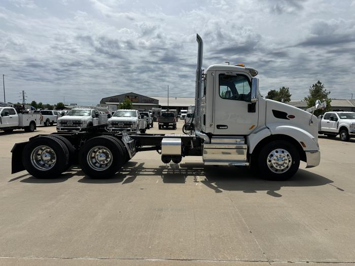2021 Peterbilt 579-4
