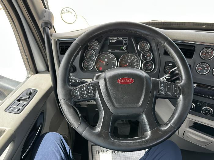 2021 Peterbilt 579-7