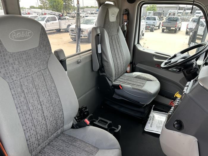 2021 Peterbilt 579-10
