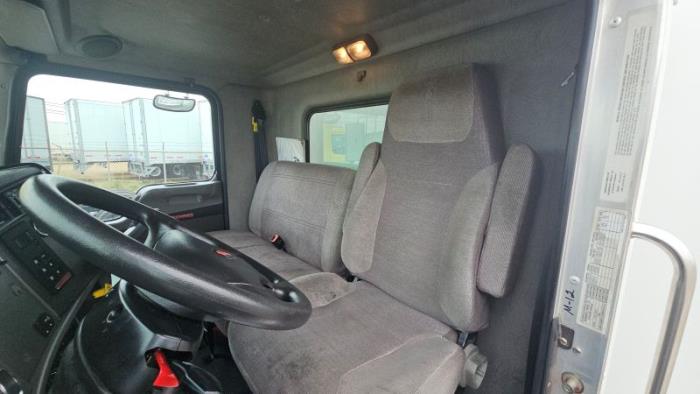 2022 Kenworth T270-9