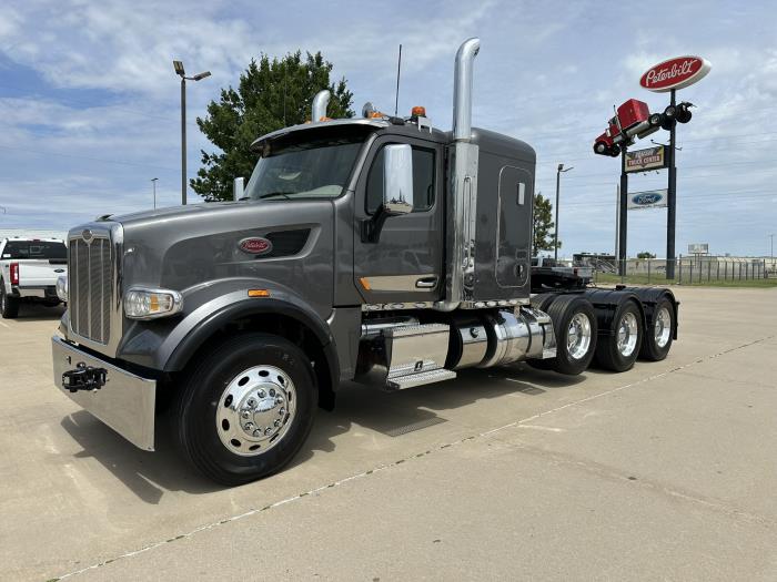 2021 Peterbilt 567-1